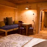 Ad Fort Hensel Hotel