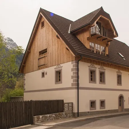 Ad Fort Hensel 2*